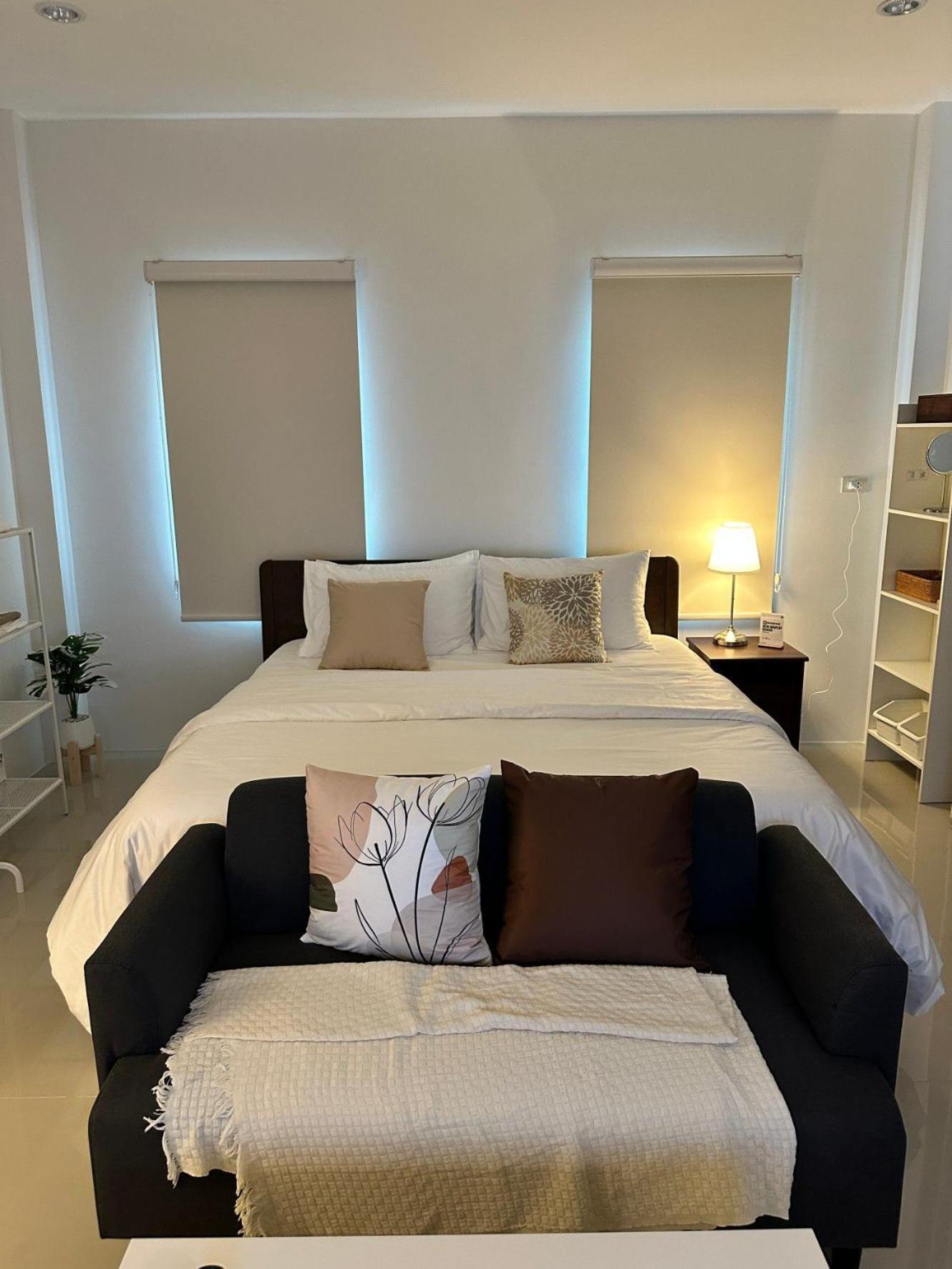 White Haven - Homestay For Ladies, Couple, Family 찬타부리 외부 사진