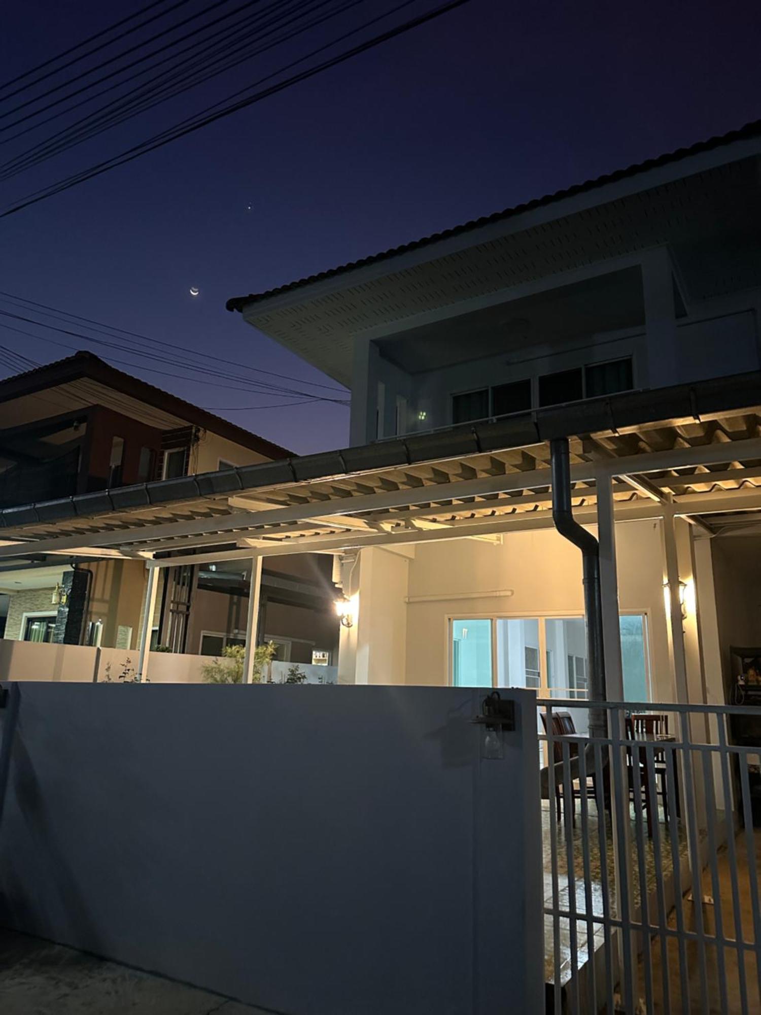 White Haven - Homestay For Ladies, Couple, Family 찬타부리 외부 사진