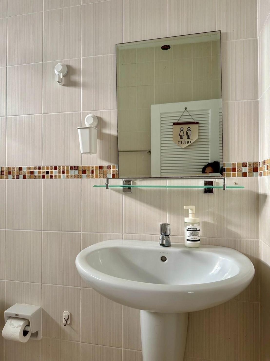 White Haven - Homestay For Ladies, Couple, Family 찬타부리 외부 사진